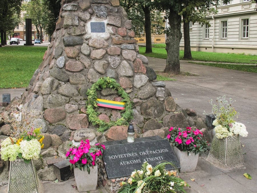 museum of genocide victims in vilnius lithuania outside artwork and memorials-3-min