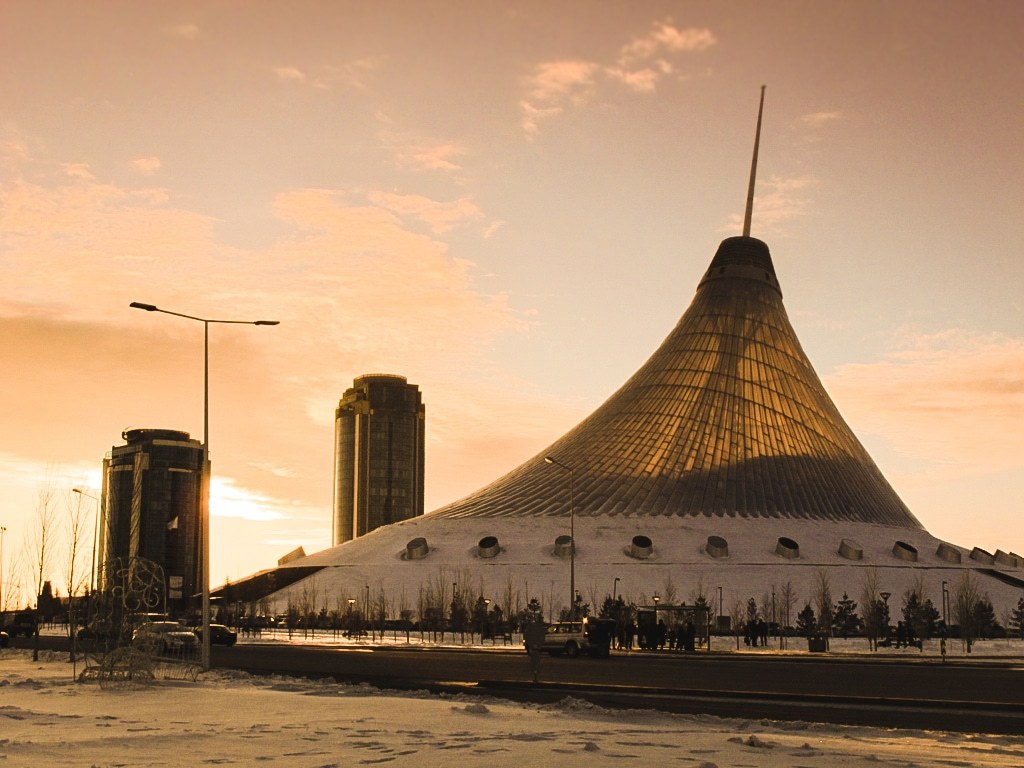 Should you travel to Astana, Kazakhstan? Khan Shatyr Entertainment Center and Mall