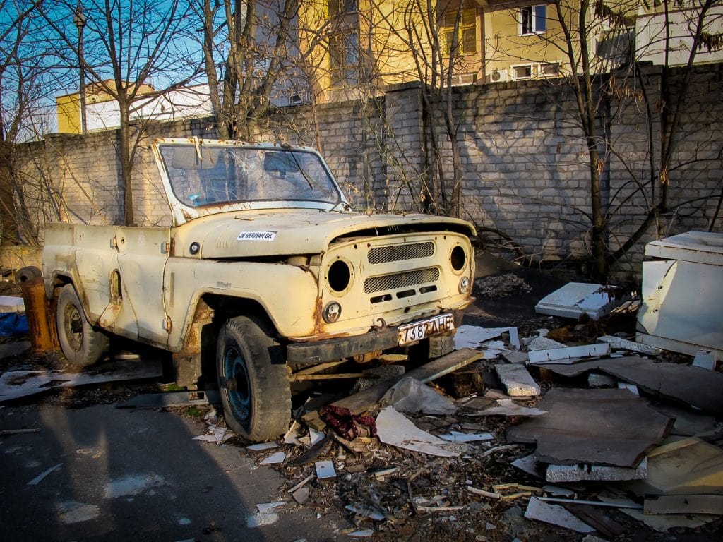 больницы Красного Креста Днепропетровск, or the abandoned Red Cross Hospital in Dnipro, Ukraine