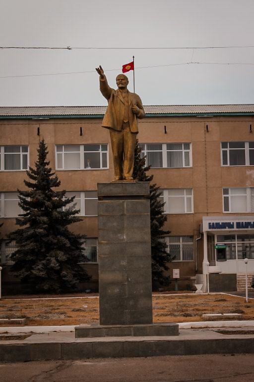 balykchy, kyrgyzstan on issyk-kul lenin statue