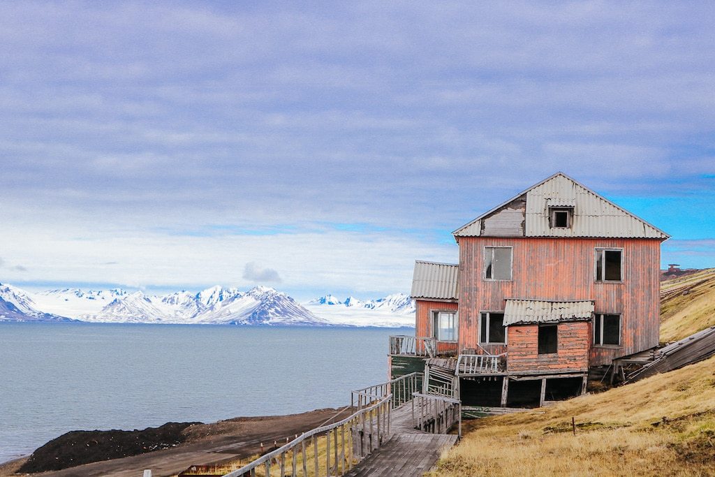  Barentsburg au Svalbard, Norvège de Vanessa à la neige à Tromsø