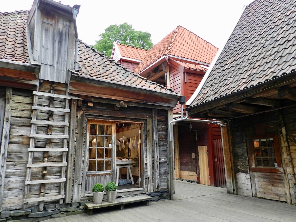  Bryggen la Bergen, Norvegia De La Joy Clarke