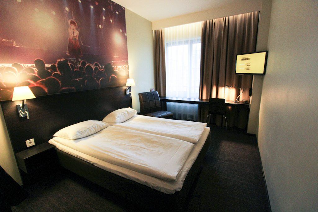 Comfort Hotel LT: Rocking with the Coolest Hotel in Vilnius, Lithuania room and bed