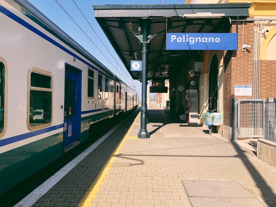 how to get from bari to polignano a mare cheaply by train station