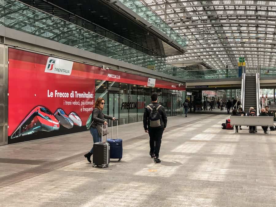 Torino Porta Susa Train Station Italy / How to get from Turin to Milan