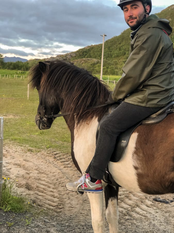 beginner horseback riding loften islands