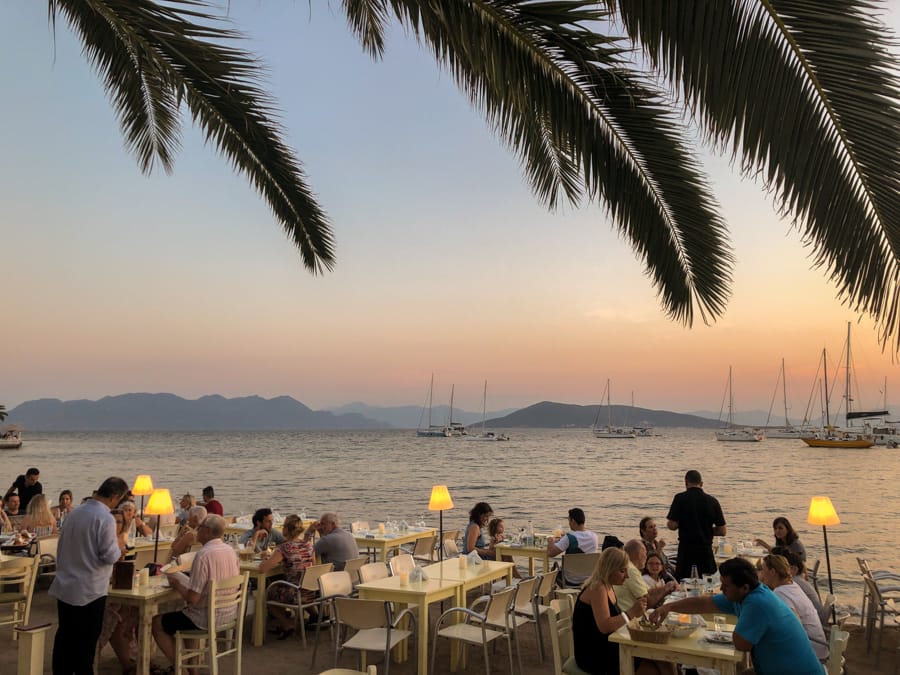 restaurants in aegina greece