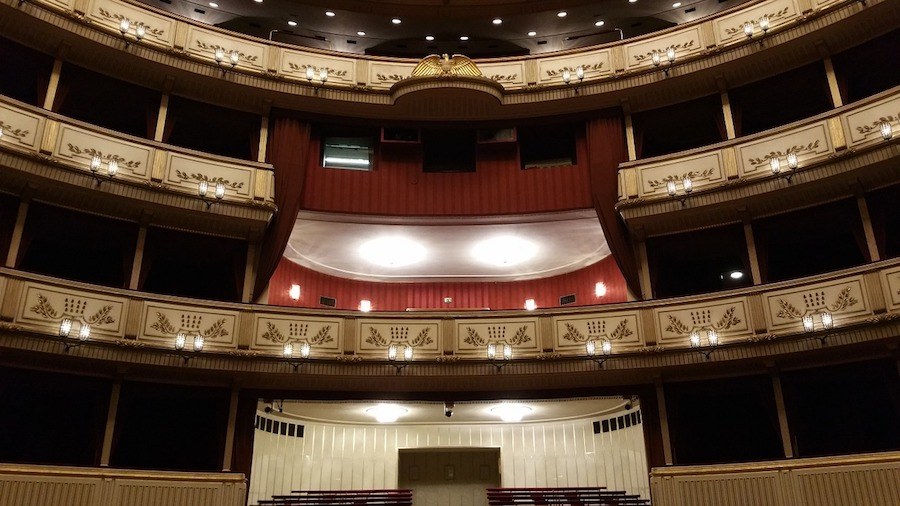 vienna opera house winter