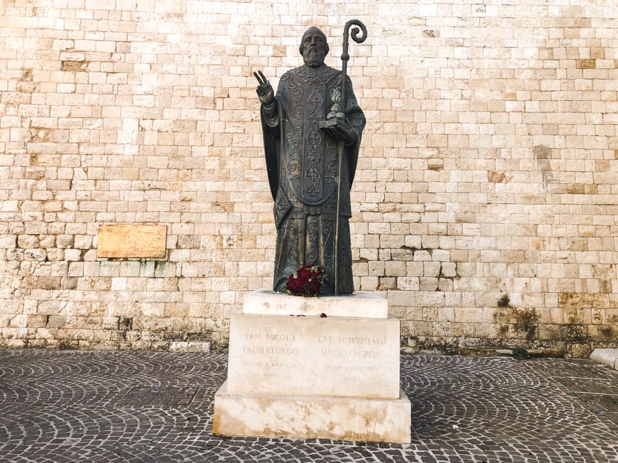 Santa Claus at Basilica San Nicola