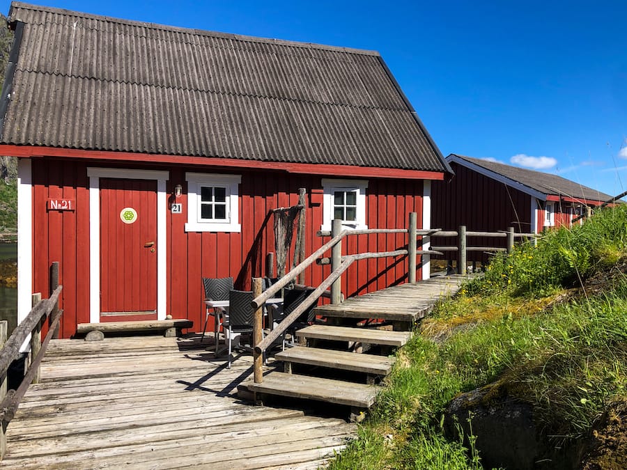 Svinøya Rorbuer: Best Rorbuer in Lofoten: 5 awesome Lofoten Rorbuer you should book for your trip! Lofoten Cabins / Lofoten Rorbu / Where to stay in the Lofoten Islands