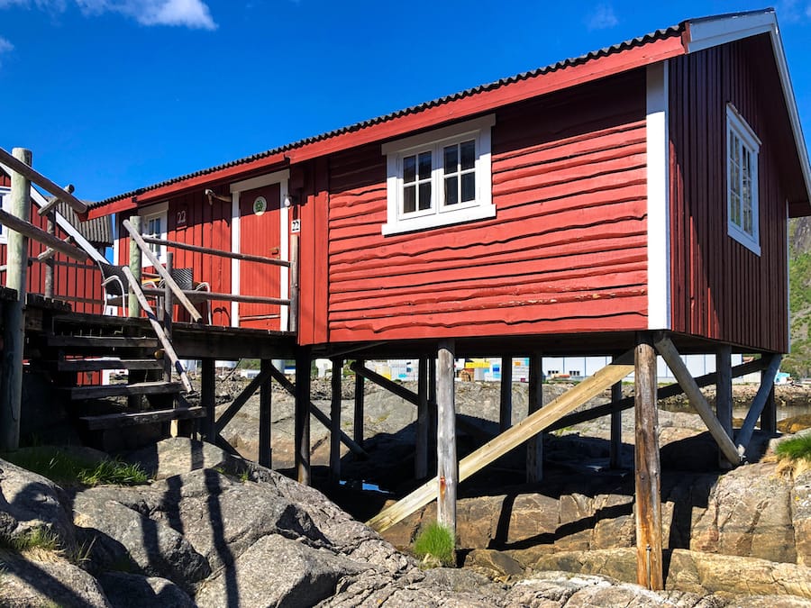 Svinoya Rorbuer: Best Rorbuer in Lofoten: 5 awesome Lofoten Rorbuer you should book for your trip! Lofoten Cabins / Lofoten Rorbu / Where to stay in the Lofoten Islands