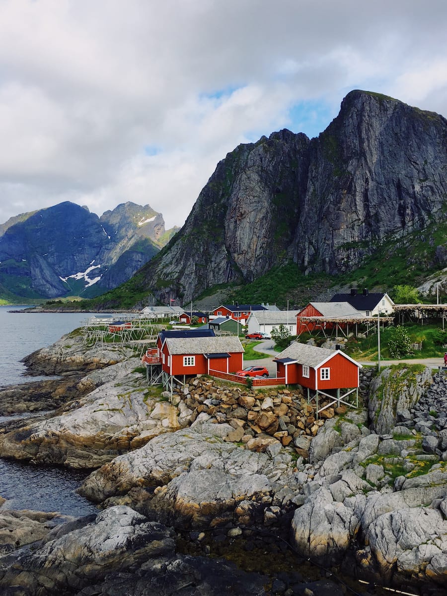 Sakrisøy Rorbuer: Best Rorbuer in Lofoten: 5 awesome Lofoten Rorbuer you should book for your trip! Lofoten Cabins / Lofoten Rorbu / Where to stay in the Lofoten Islands
