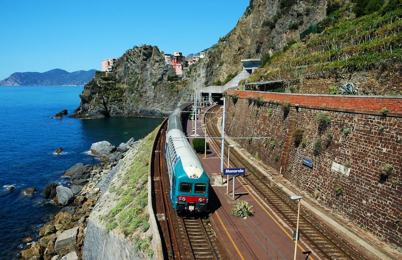 trains in cinque terre italy