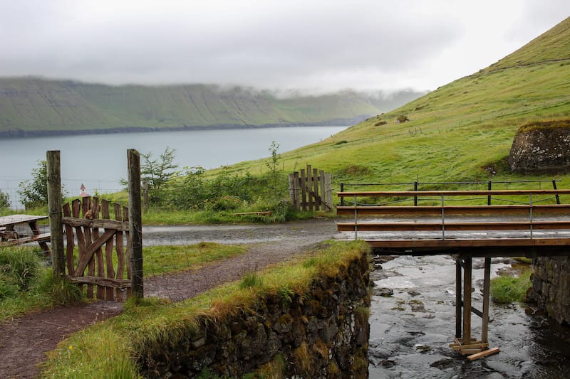 An island in the north of the Faroe Islands that often is forgotten about is Kunoy island. This is a Kunoy travel guide, including the forest on Kunoy and more.