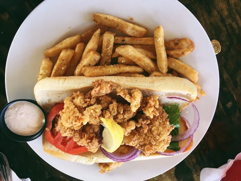 Eating at Wahoo's Bar and Grill in Islamorada area