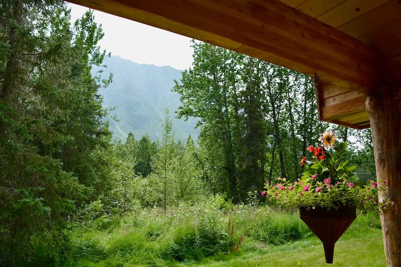 Bear-Cub-Cabin-in-Seward-Alaska