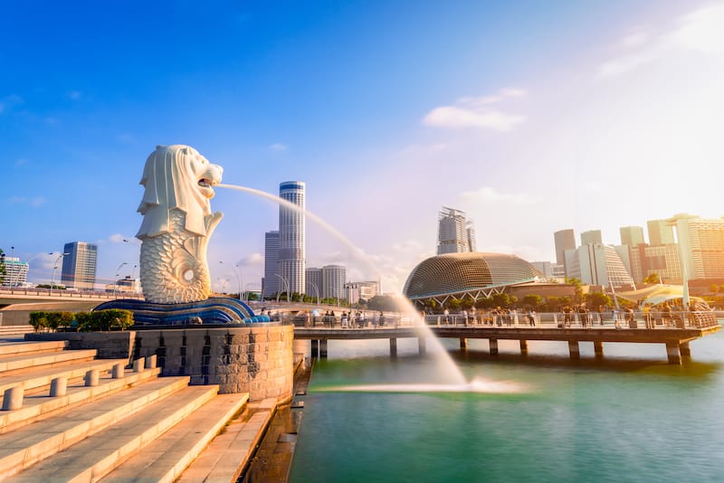 Merlion statue fountain in Merlion Park - Editorial credit N_Sakarin - Shutterstock.com