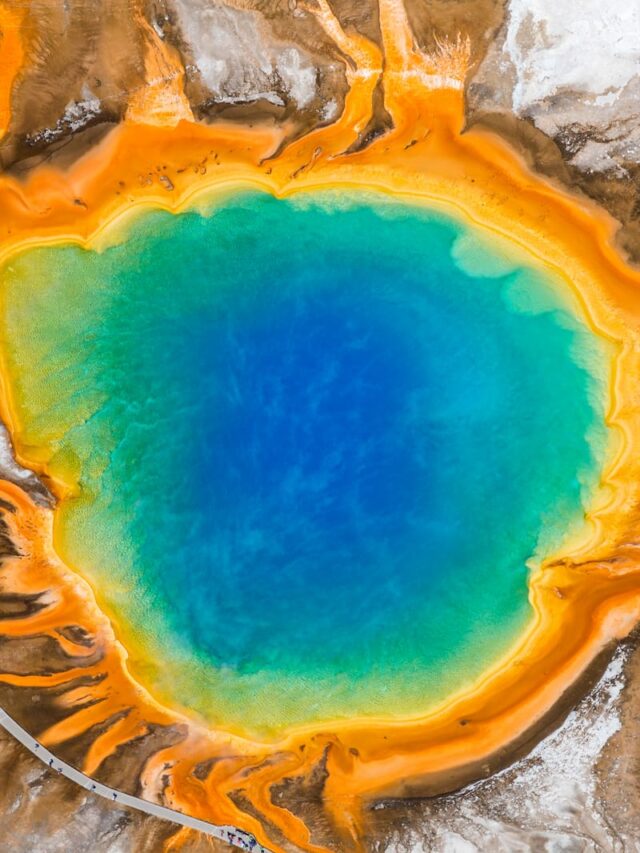 5 Jaw-Dropping Attractions in Yellowstone