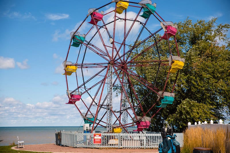 old-firehouse-winery-ferris-wheel-daylight