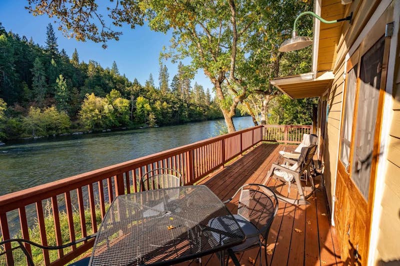 Airbnbs near Crater Lake Oregon