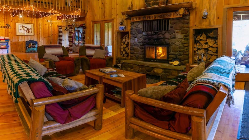 Cabin near Crater Lake