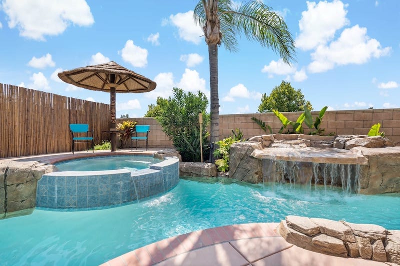 CasaVino Tropical Retreat - Wine Country Oasis