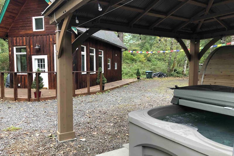 Hera's Chalet with Hot Tub & Sauna 4
