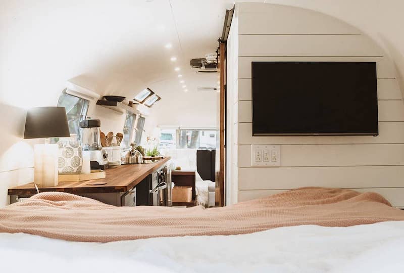 Luxury Minted '76 Airstream Mountain Modern Studio