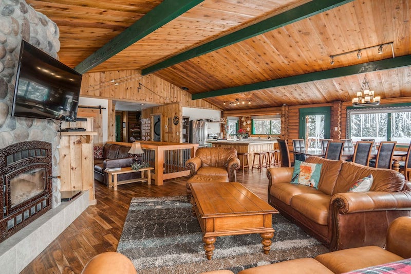 Peaceful Cabin Overlooking Pear Orchard 2