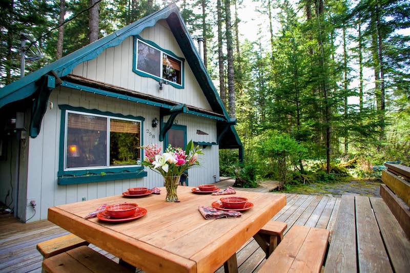 Rustic Cabin in the Woods (Hot Tub + BBQ)