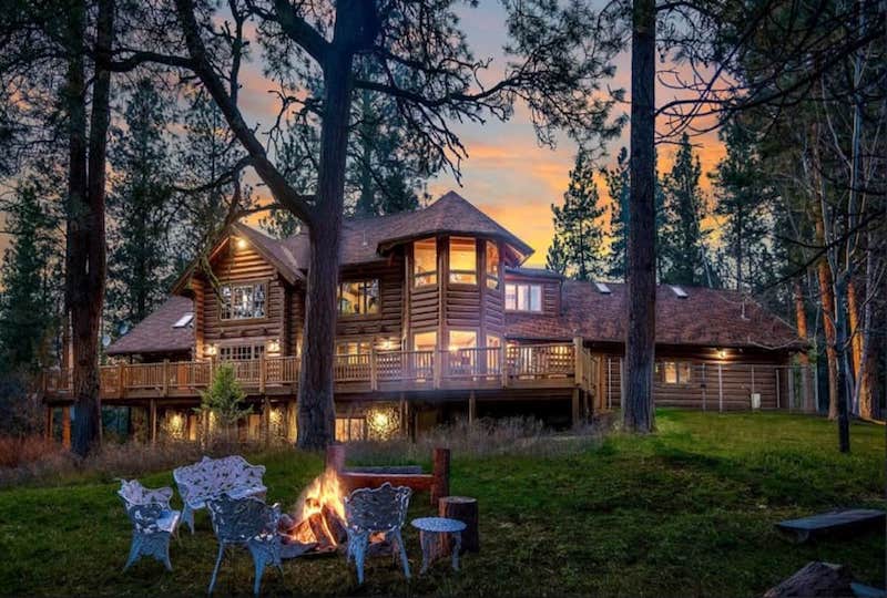 Spacious 2 Bedroom Montana Forest Paradise