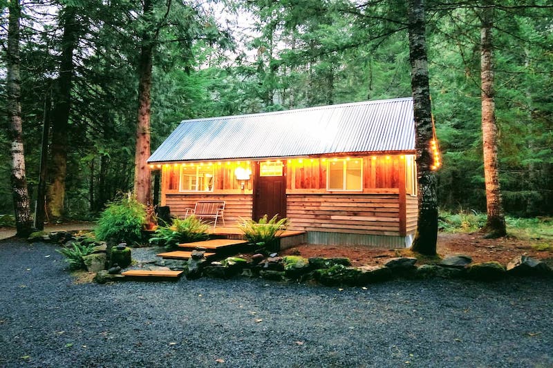 Super Cute Cabin near Mt. Rainier (1 Mile Away!)