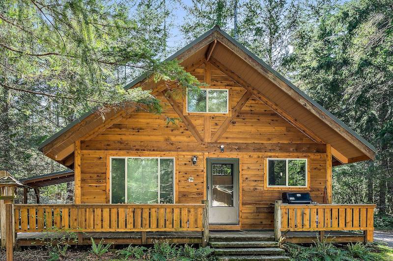 Tahoma Vista Chalet with Hot Tub 1