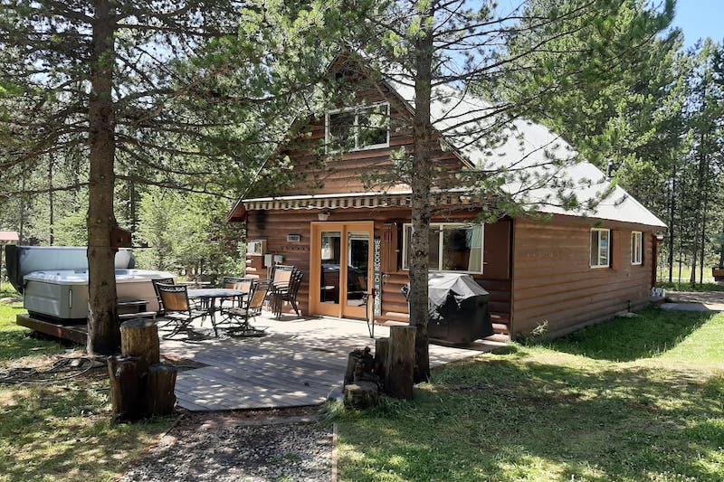 Uncle Tom's Cabin (with a Hot Tub!)