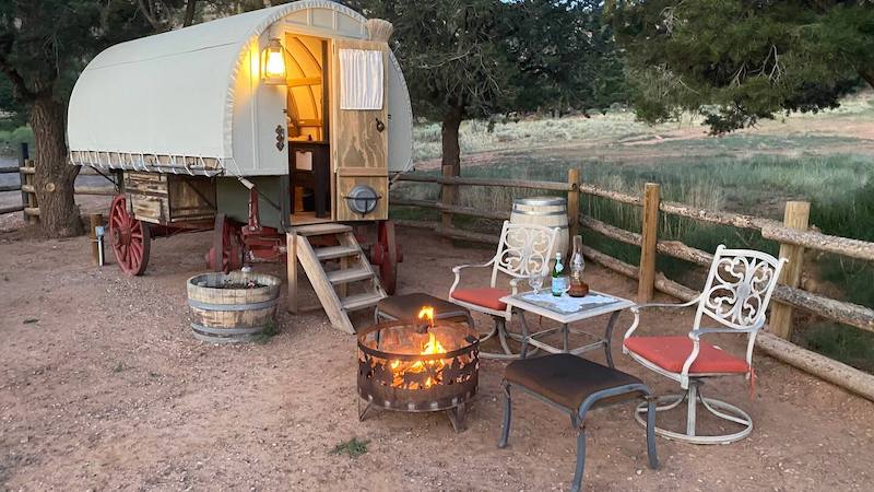 Unique and Romantic Glamping near Capitol Reef