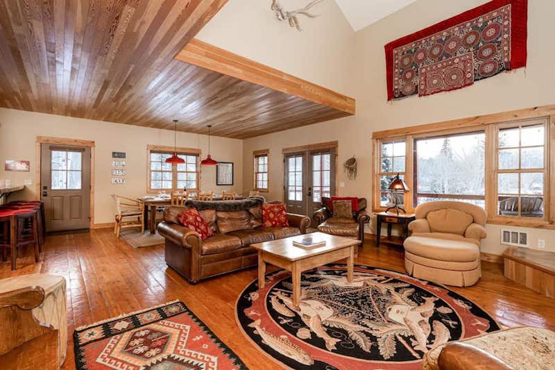 West of West - Cozy Cabin that Sleeps 8