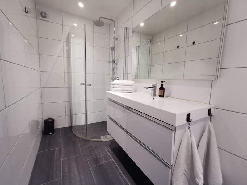 bathroom airbnb