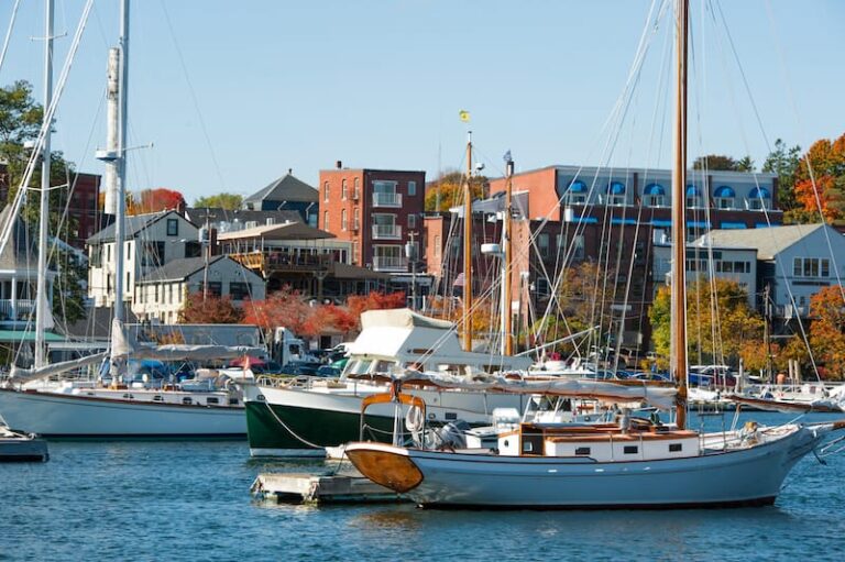 18 Best Small Towns in Maine for a Weekend Getaway