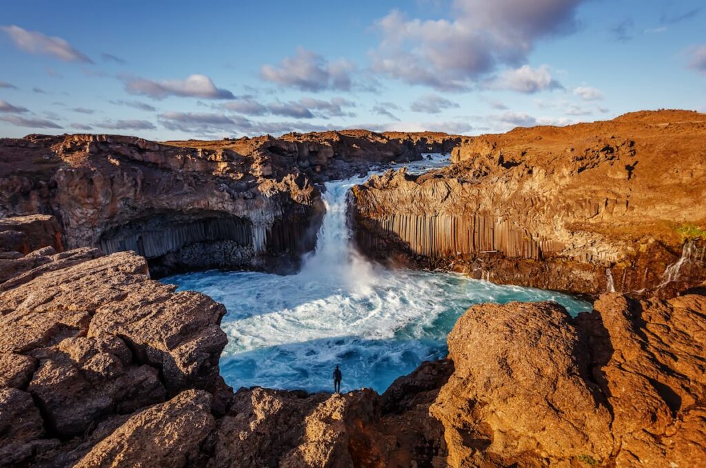 AldeyjAldeyjarfoss - Beautiful waterfalls in Icelandarfoss