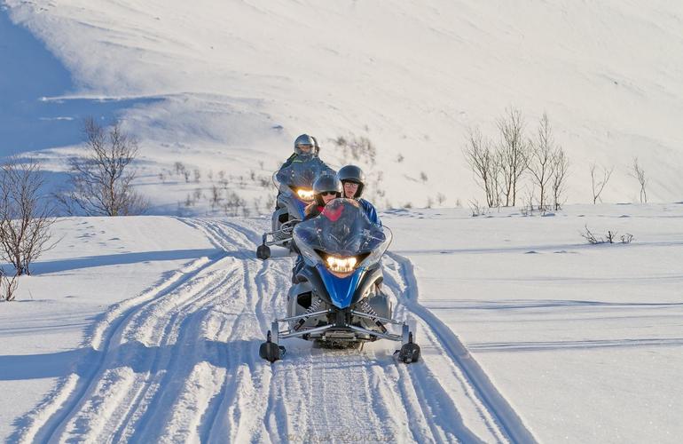 snowmobile tours tromso