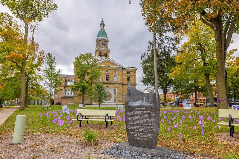 Hillsdale - Roberto Galan - Shutterstock.com