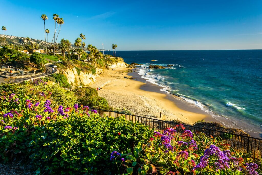 18 Best Small Beach Towns in California (for a Weekend Escape!)