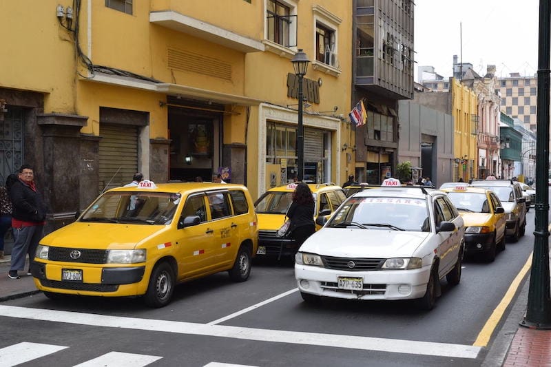 Taxi in Lima - Myriam B - Shutterstock.com