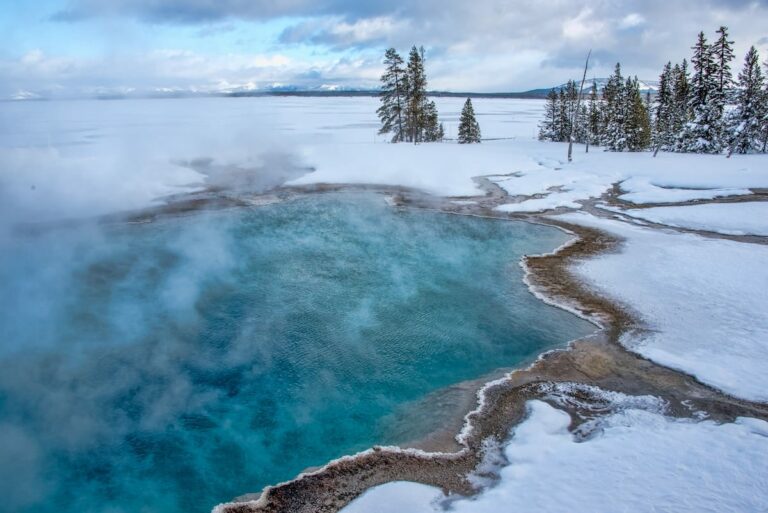Ultimate Yellowstone in winter travel guide