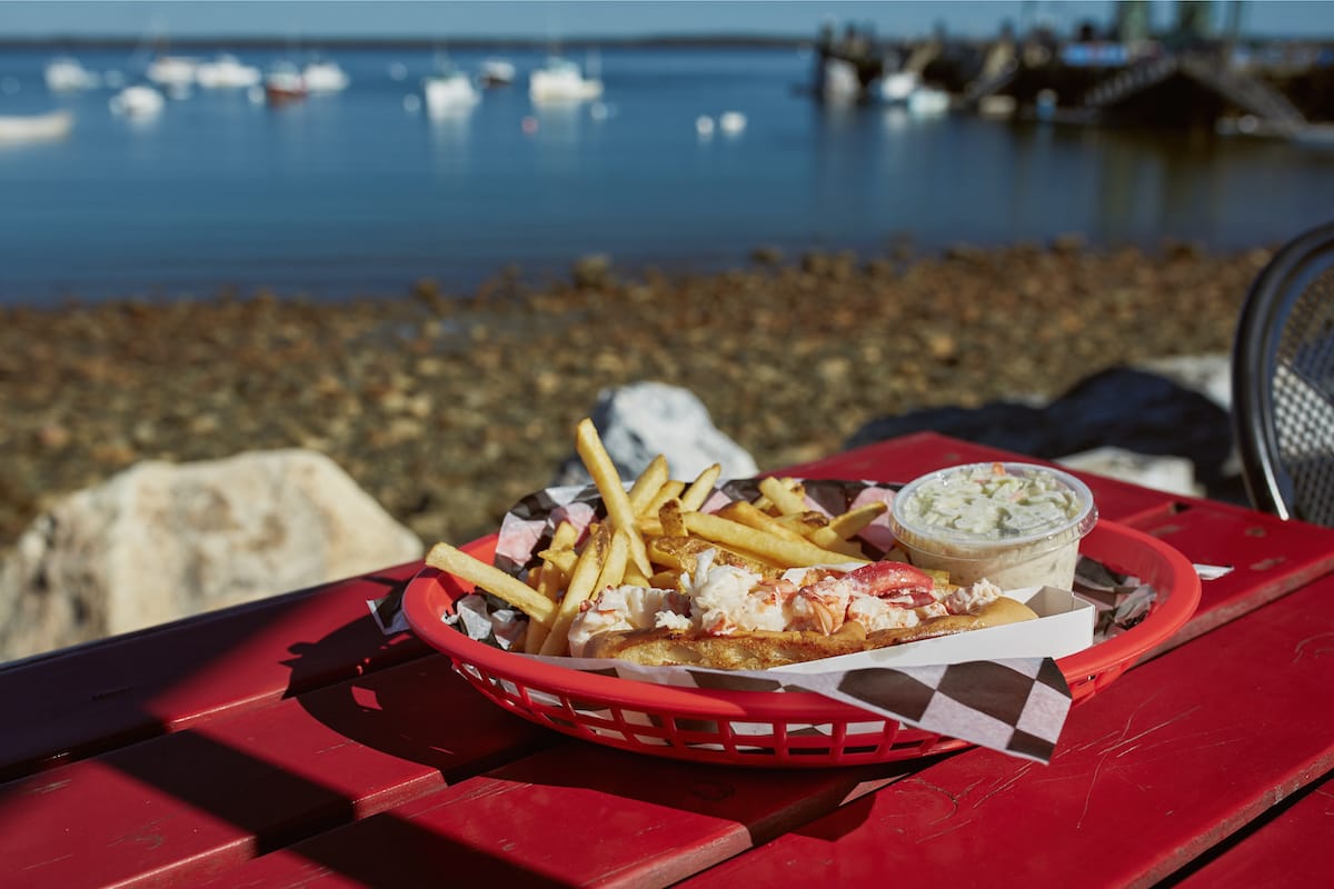 Best lobster roll in Maine