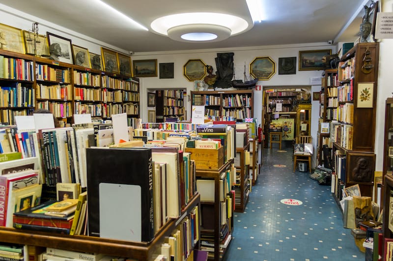 Bertrand bookstore - moralophotography - Shutterstock