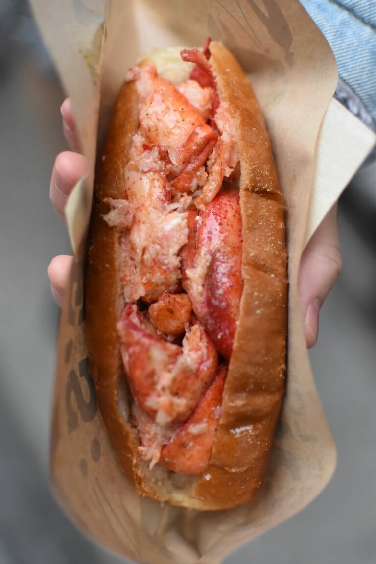 10 Places for the Best Lobster Roll in Boston (+ History!)