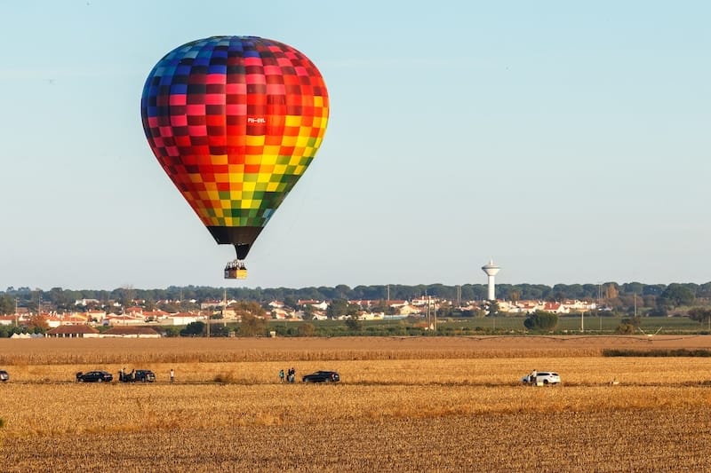 Hot air balloon in Coruche - Luis Pedro Fonseca - Shutterstock