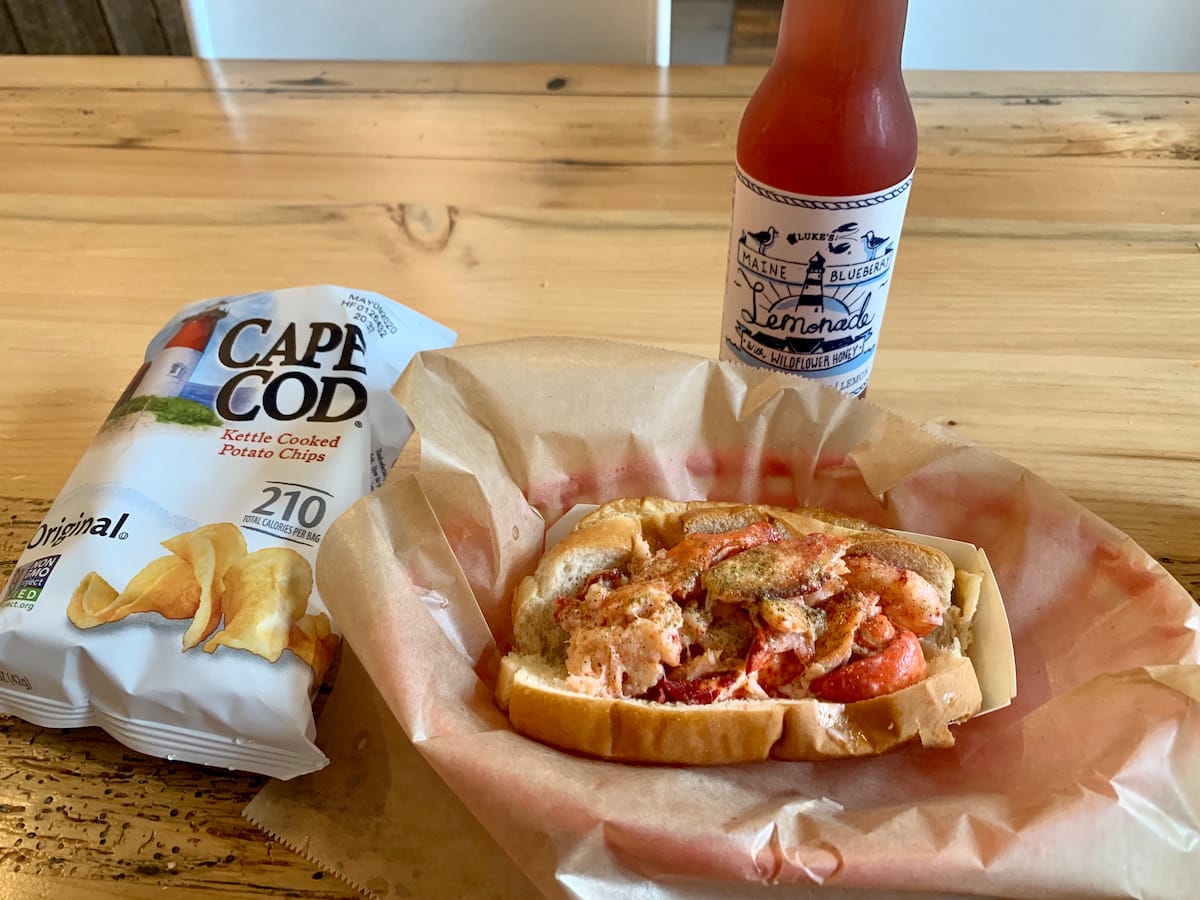 10 Places for the Best Lobster Roll in Boston (+ History!)