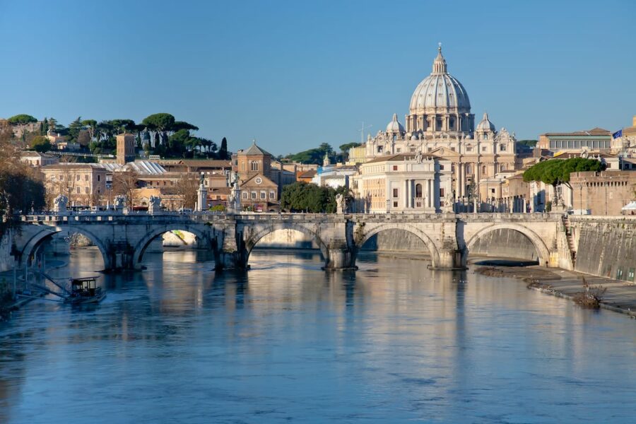 Things to do in Rome in winter - Tiber River